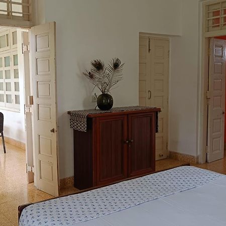 Srinekatan Heritage Villa Homestay 아흐메다바드 외부 사진