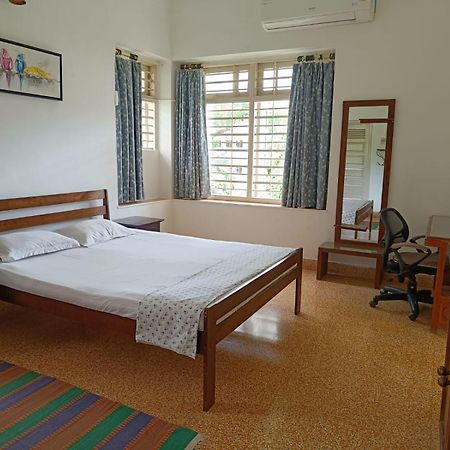 Srinekatan Heritage Villa Homestay 아흐메다바드 외부 사진