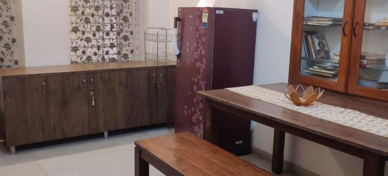 Srinekatan Heritage Villa Homestay 아흐메다바드 외부 사진