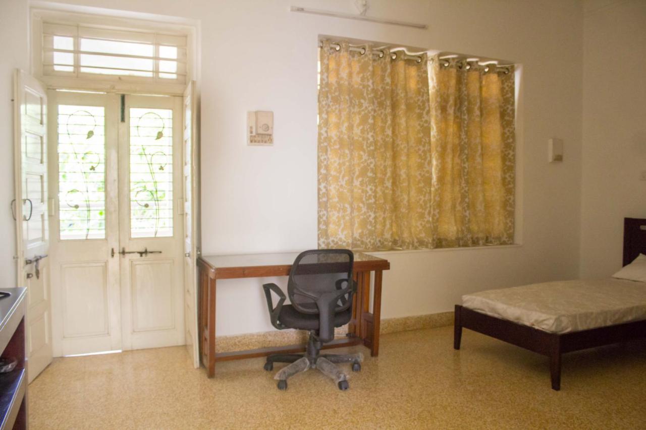 Srinekatan Heritage Villa Homestay 아흐메다바드 외부 사진
