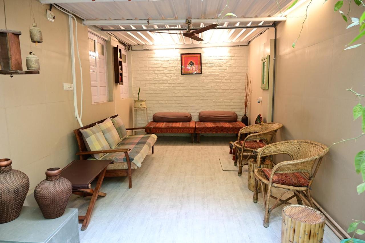 Srinekatan Heritage Villa Homestay 아흐메다바드 외부 사진