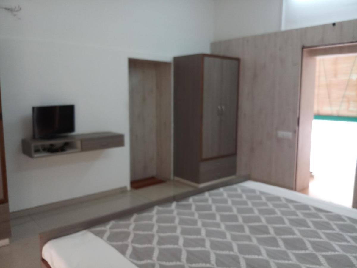 Srinekatan Heritage Villa Homestay 아흐메다바드 외부 사진