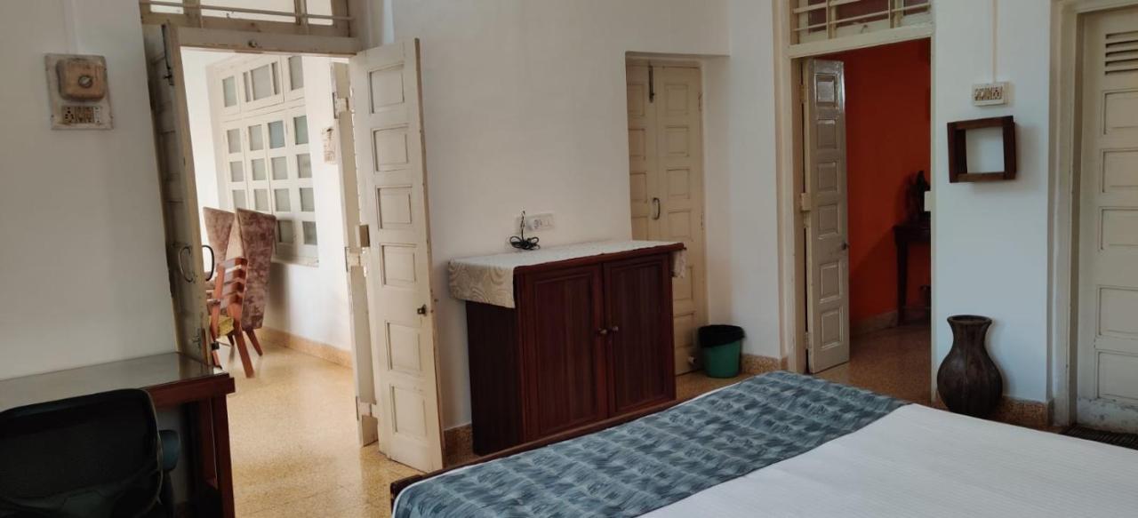 Srinekatan Heritage Villa Homestay 아흐메다바드 외부 사진