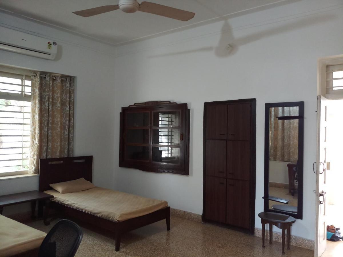 Srinekatan Heritage Villa Homestay 아흐메다바드 외부 사진