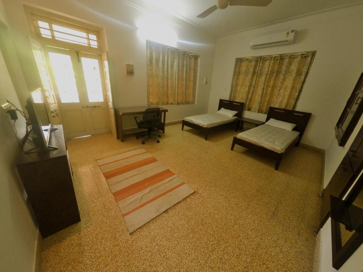 Srinekatan Heritage Villa Homestay 아흐메다바드 외부 사진