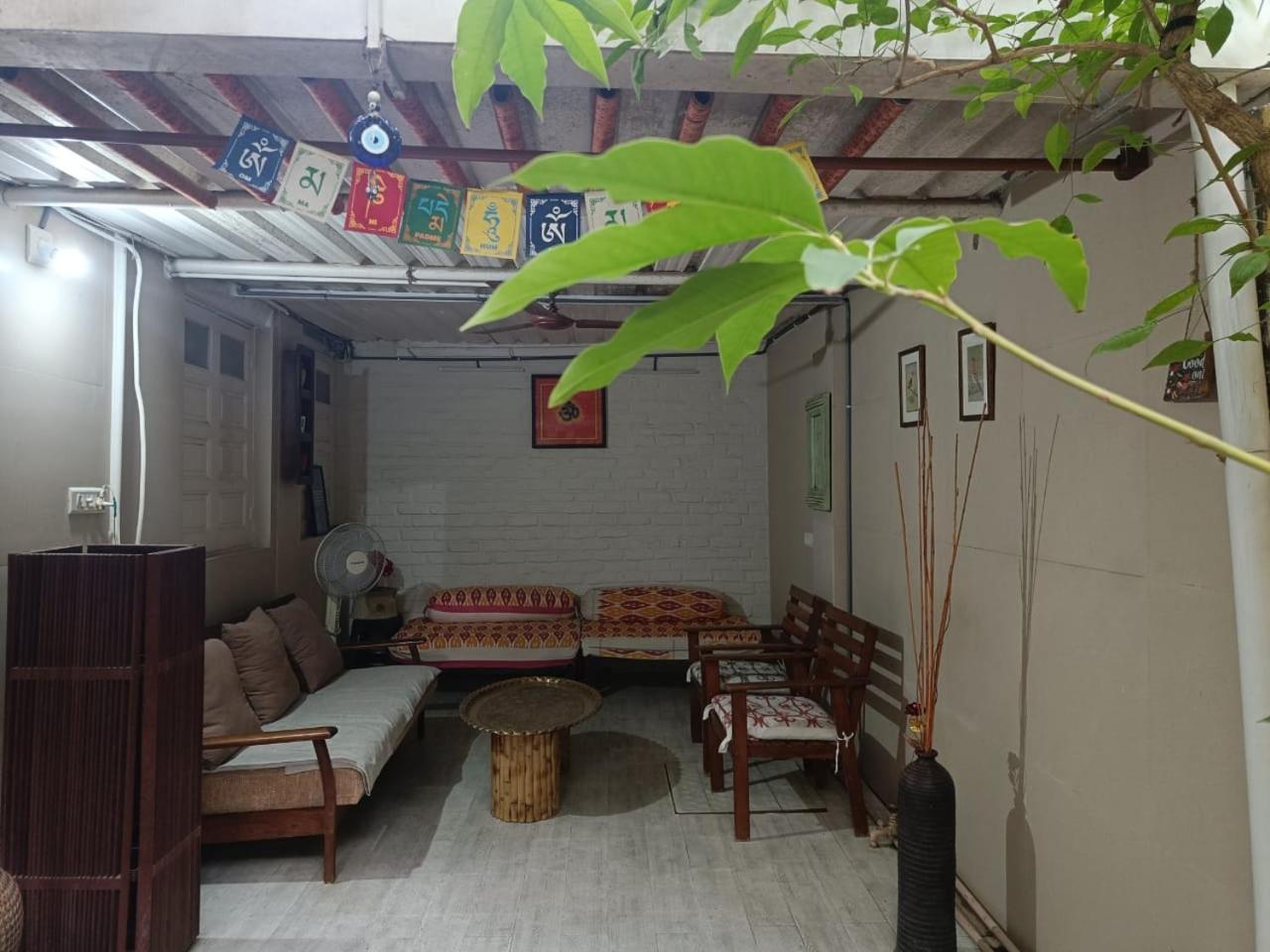Srinekatan Heritage Villa Homestay 아흐메다바드 외부 사진