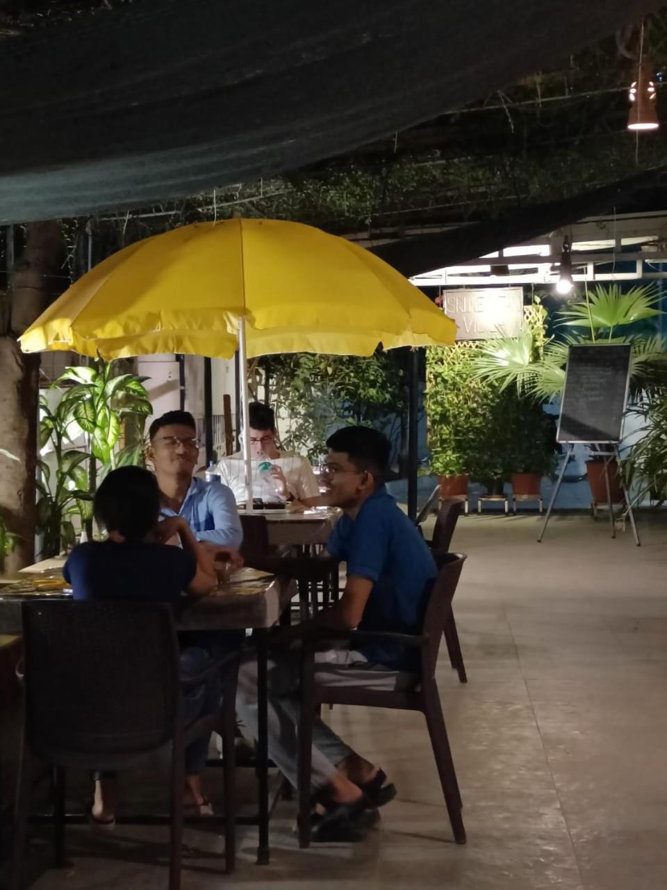 Srinekatan Heritage Villa Homestay 아흐메다바드 외부 사진