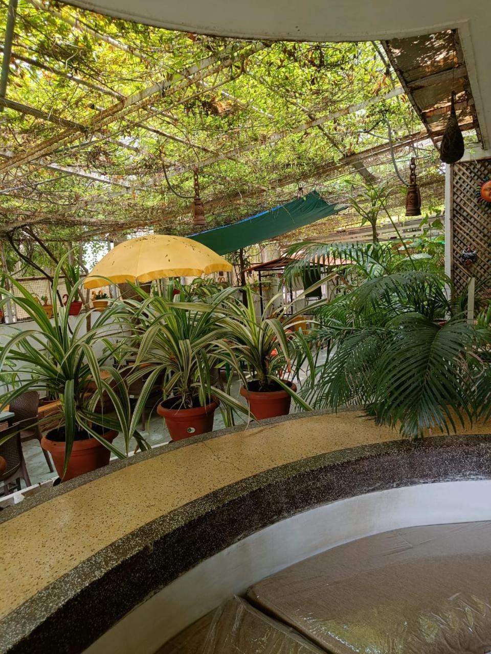 Srinekatan Heritage Villa Homestay 아흐메다바드 외부 사진